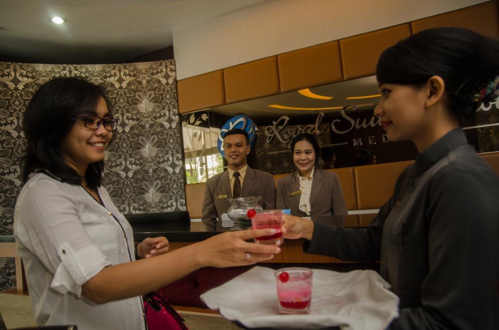 Royal Suite Condotel Медан Екстериор снимка