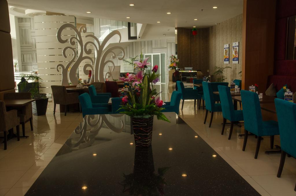 Royal Suite Condotel Медан Екстериор снимка