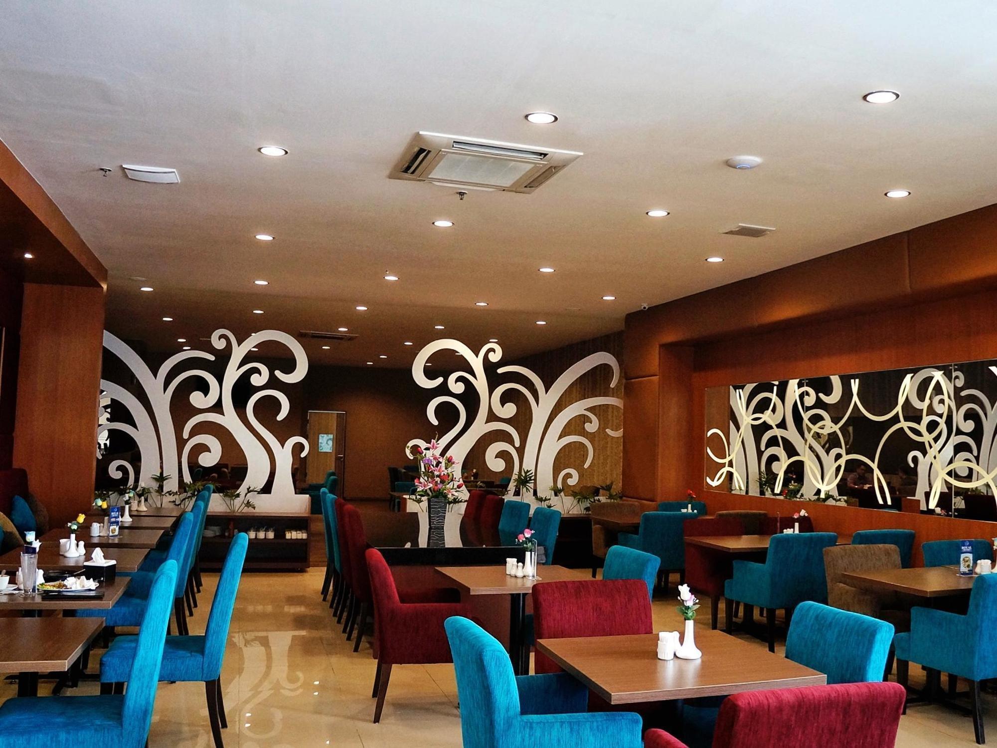 Royal Suite Condotel Медан Екстериор снимка