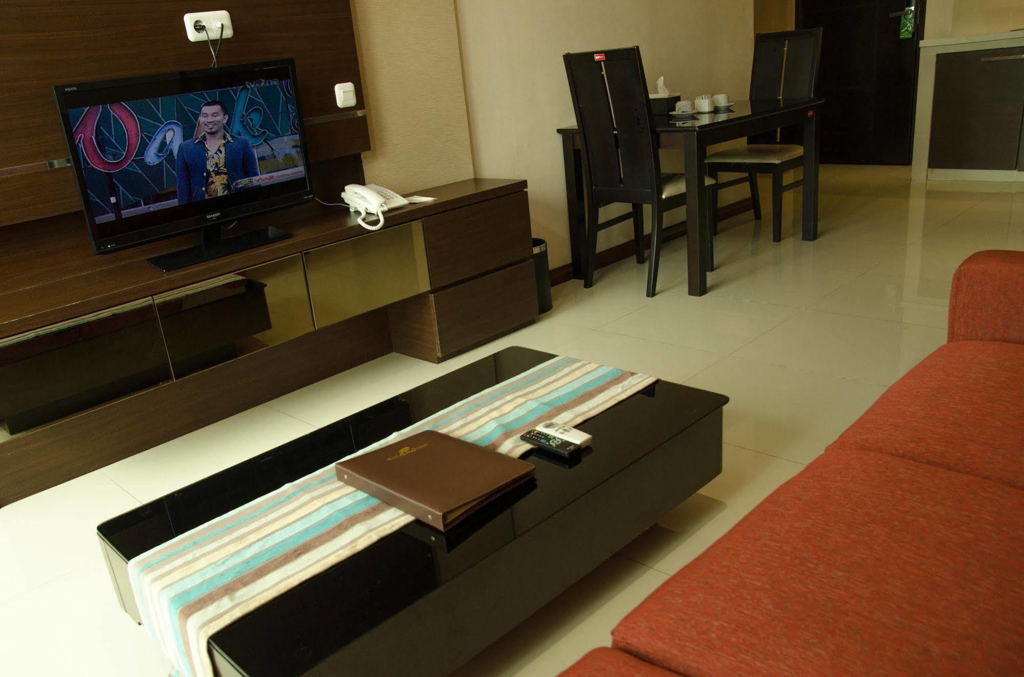 Royal Suite Condotel Медан Екстериор снимка