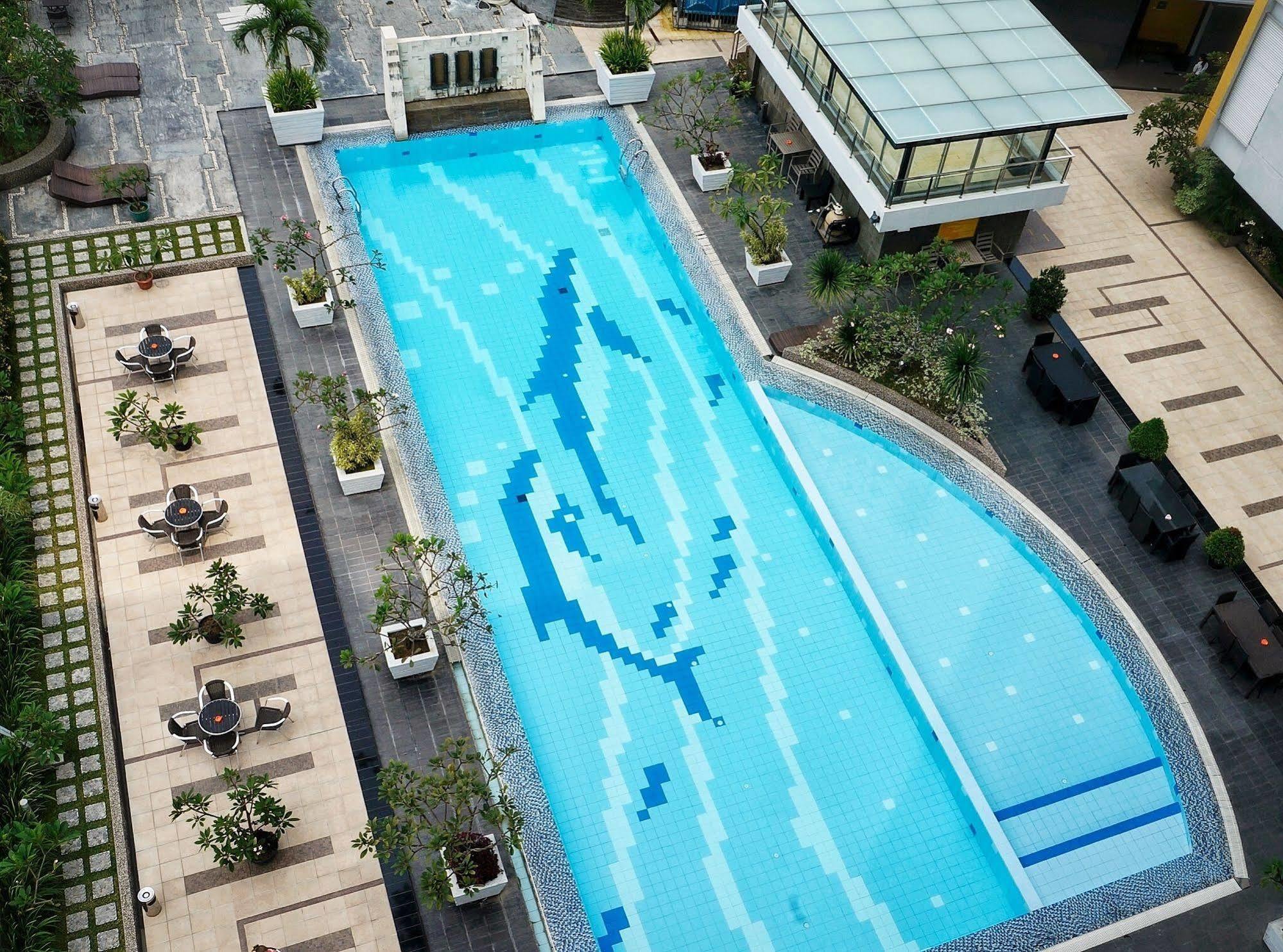 Royal Suite Condotel Медан Екстериор снимка