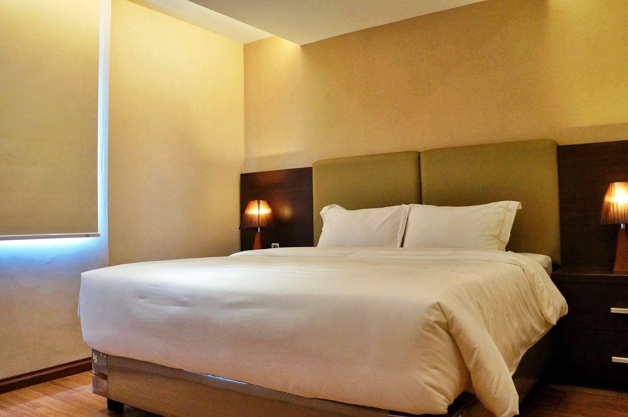 Royal Suite Condotel Медан Екстериор снимка